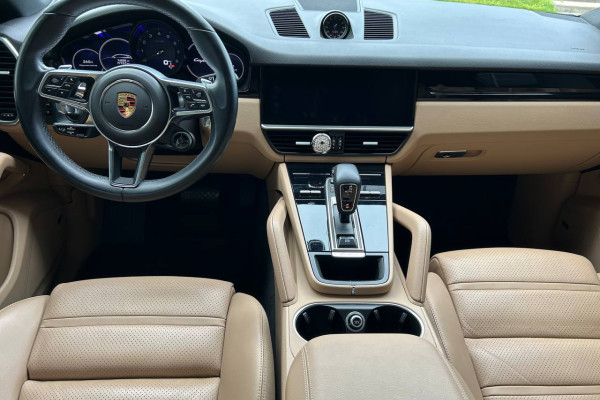 Аренда Porsche Cayenne во Львове