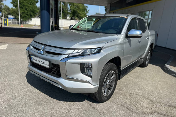 Rent Mitsubishi Outlander NEW in Dnipro